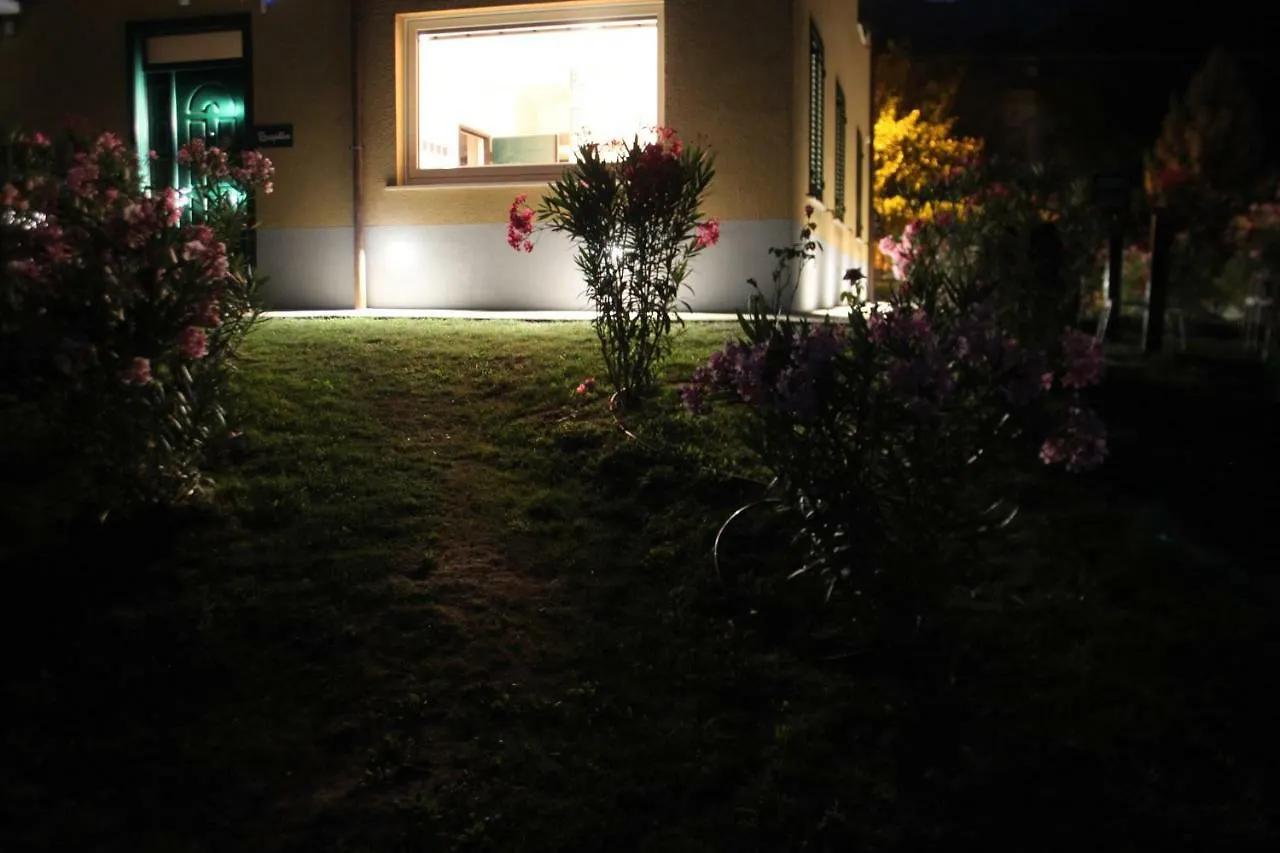 Amata Valgre Affittacamere, Comfort E Pulizia Eccezionali!! Olginate Maison d'hôtes